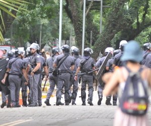 Imagens da repressão